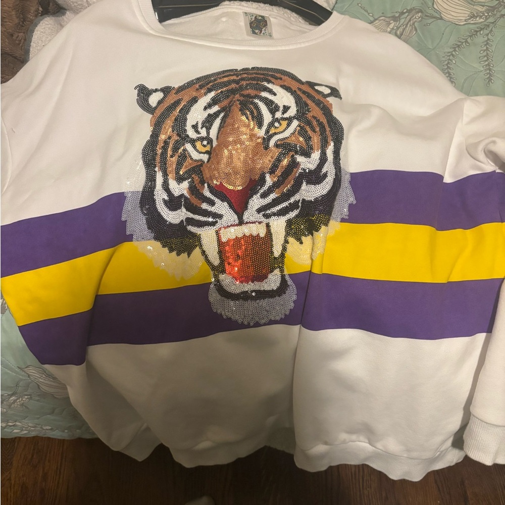 Queen of sparkles Sweatshirt Tiger and Stripes